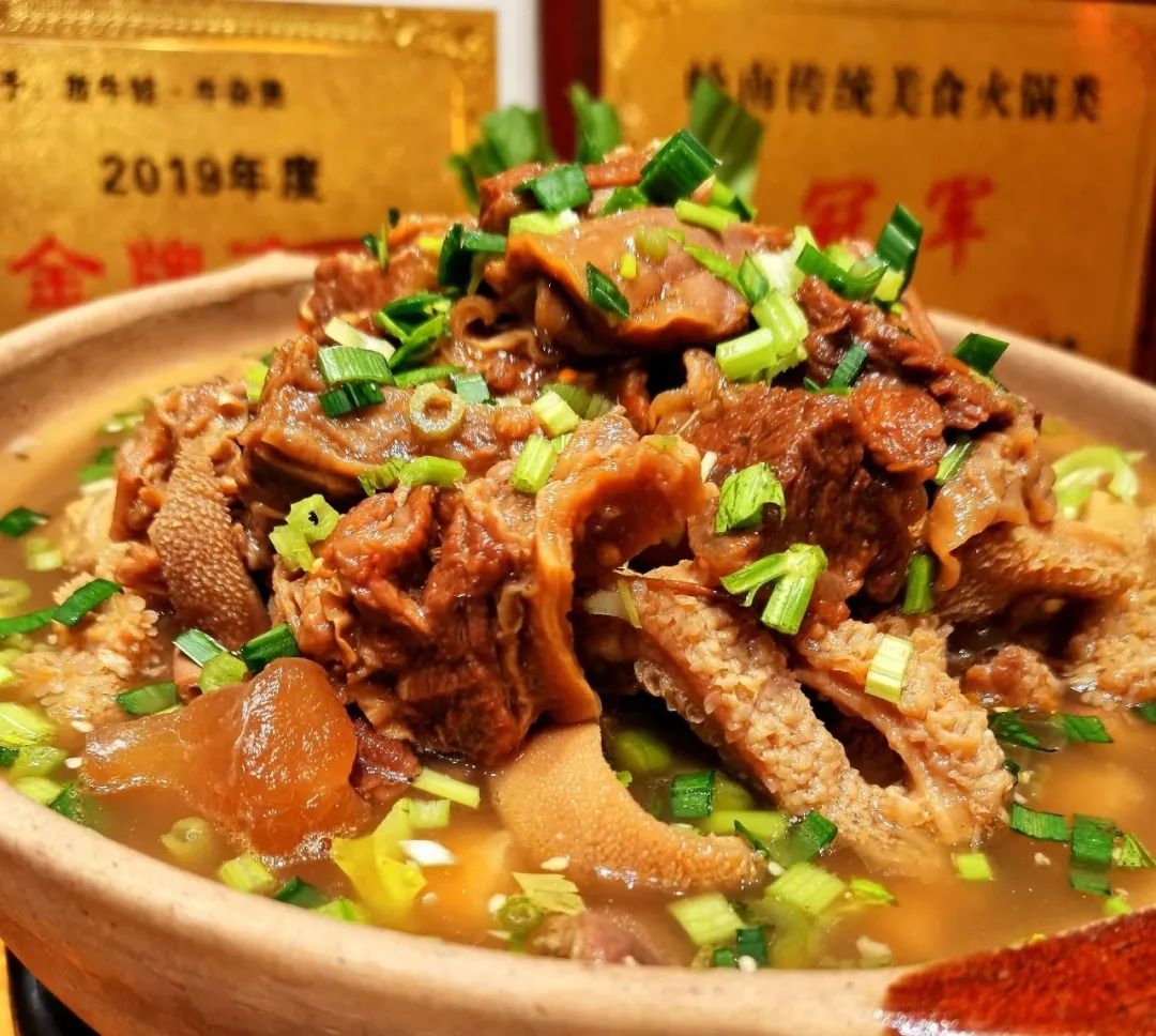 仅136元起=牛腩 牛骨 牛肉 牛肚等~牛杂入味,哧溜q弹 3人餐